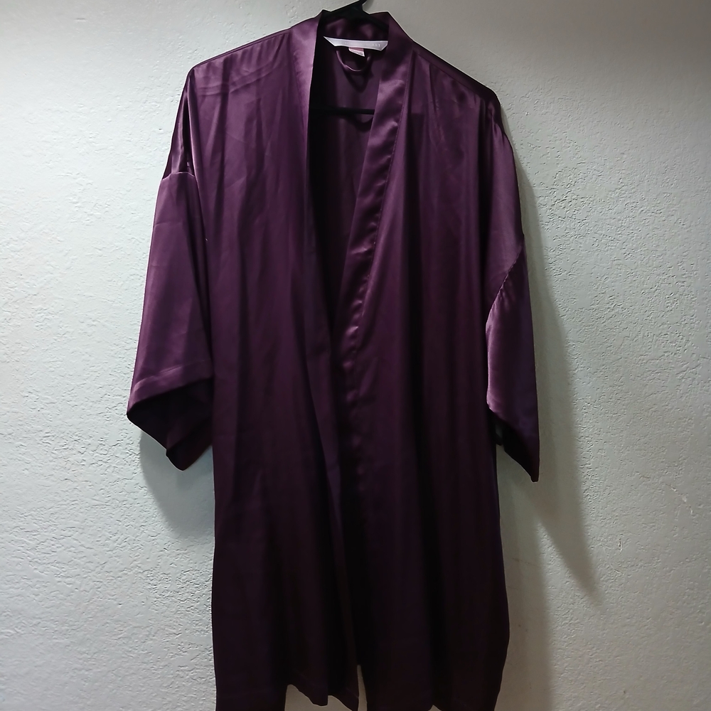 Victorias Secret one size robe does Not has the belt